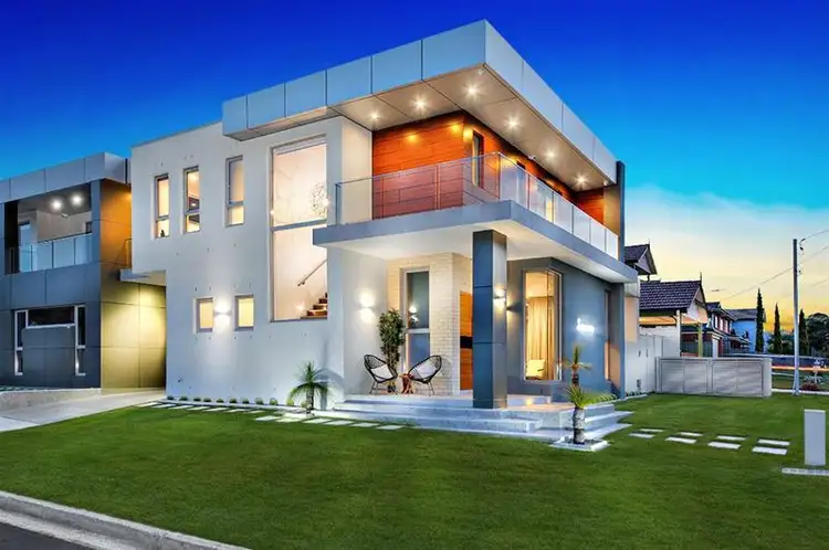 7 Burns Road, Picnic Point NSW 2213