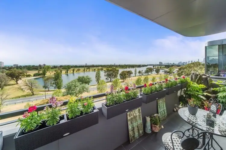 703/74 Queens Road, Melbourne VIC 3004