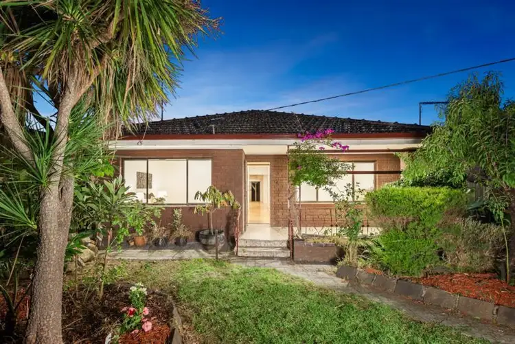 24 Locksley Avenue, Reservoir VIC 3073