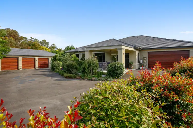 8 Newbery Chase, Yea VIC 3717