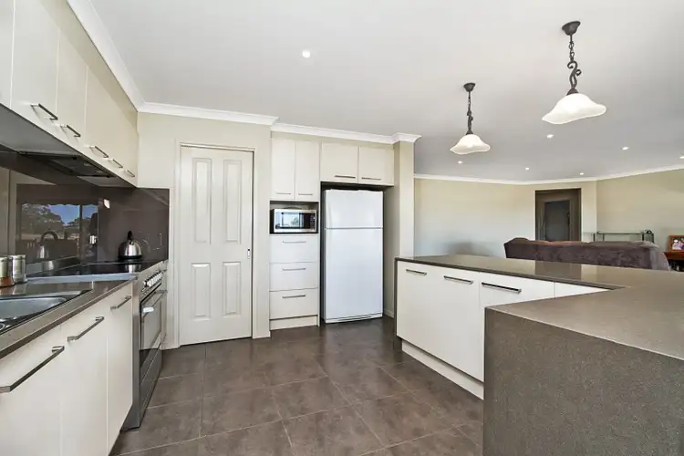 Seventh view of Homely house listing, 2 Lowell Court, Kilmore VIC 3764