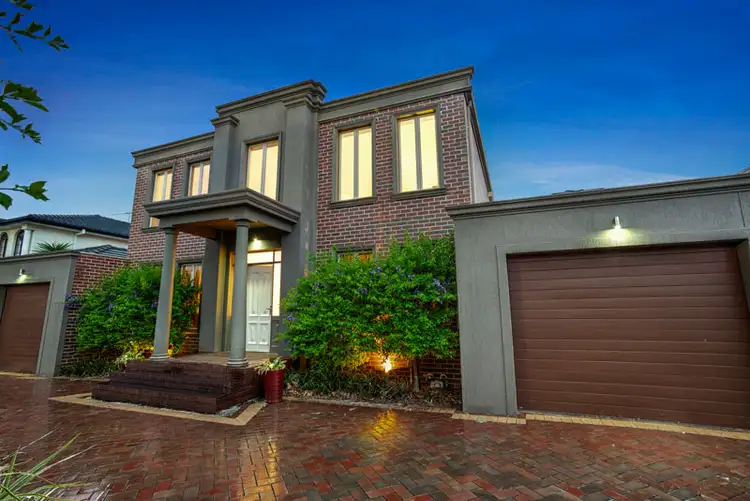 21 Landsbourgh Avenue, Taylors Lakes VIC 3038