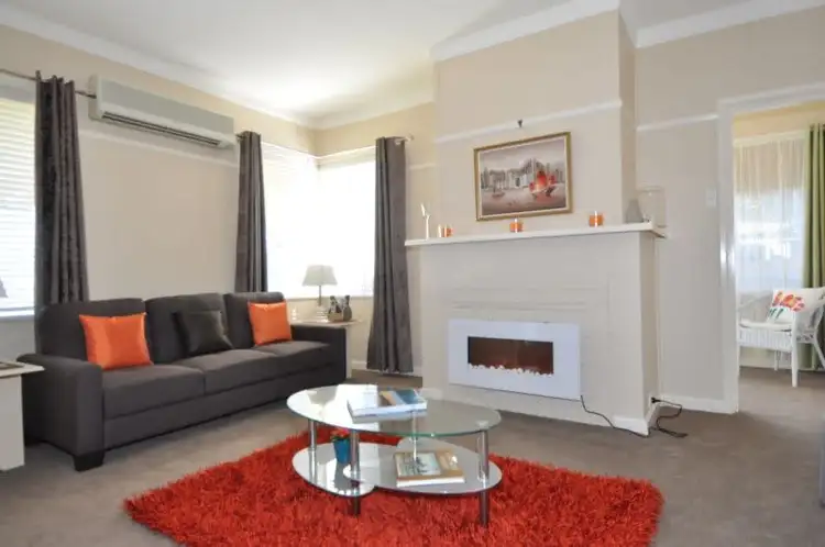 4 Kelly Place, West Bathurst NSW 2795