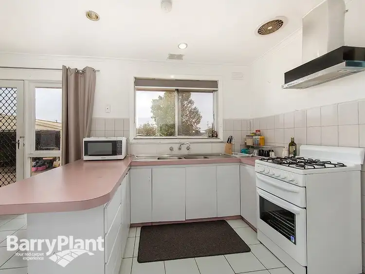 Fourth view of Homely house listing, 8 Douglas Avenue, St Albans VIC 3021