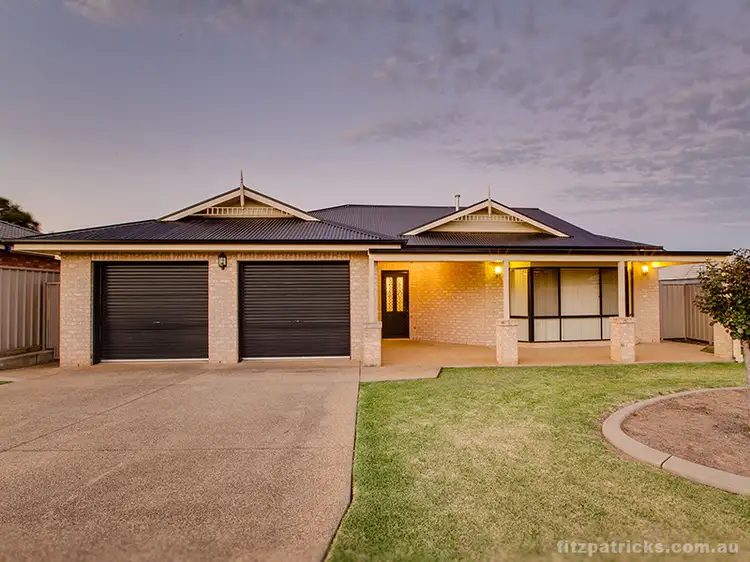 5 Womboin Crescent, Glenfield Park NSW 2650