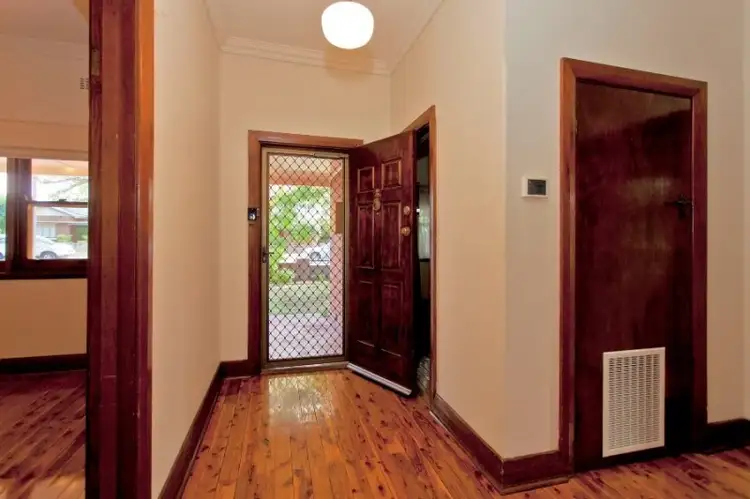 Second view of Homely house listing, 367 Buckingham Street, Albury NSW 2640