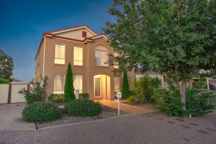 11 Shearwater Court, Taylors Hill VIC 3037