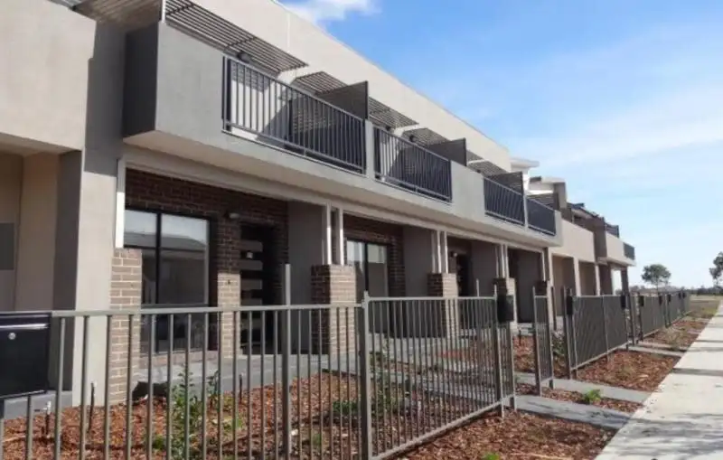 Main view of Homely townhouse listing, 53 Valiant Crescent, Craigieburn VIC 3064