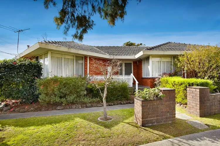32 Lomond Avenue, Kilsyth VIC 3137