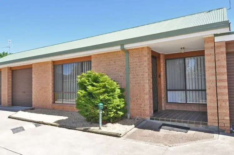 2/112 Piper Street, Bathurst NSW 2795