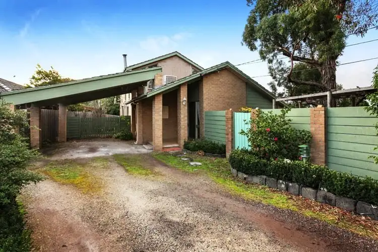 11 Clarke Drive, Gladstone Park VIC 3043