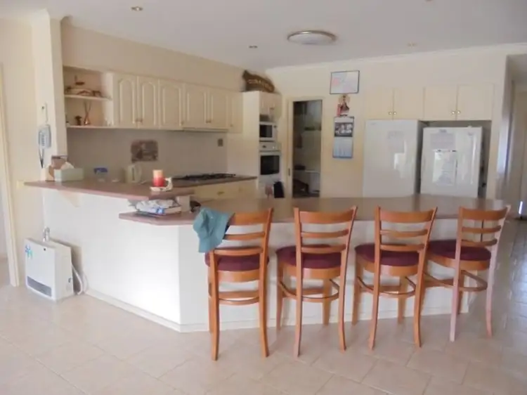 Fifth view of Homely house listing, 6 Kokoda Court, Robinvale VIC 3549
