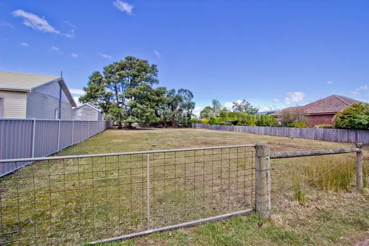 12 Gatenby Street, Cressy TAS 7302