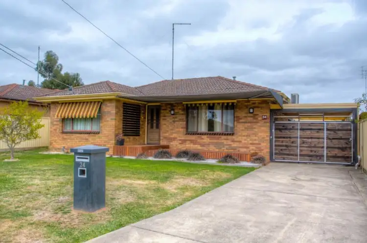 24 McNulty Drive, Wendouree VIC 3355