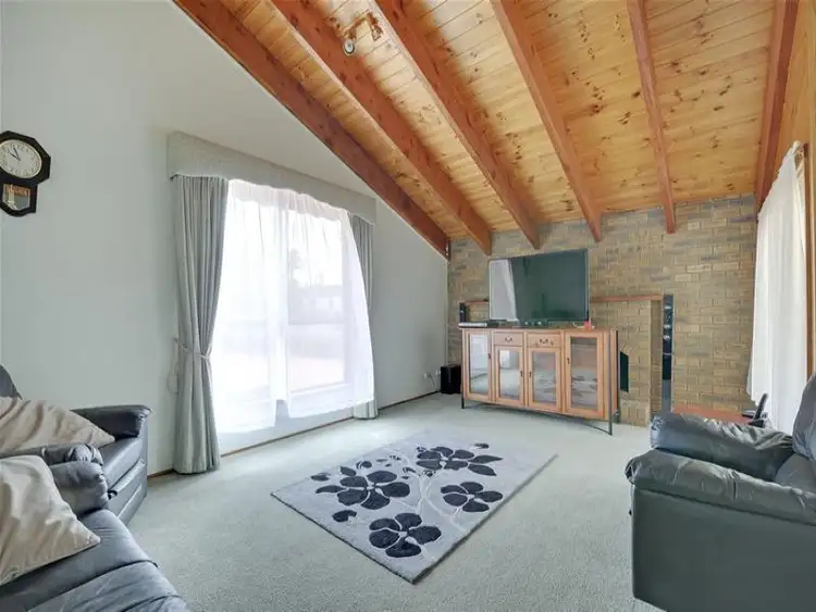 Sixth view of Homely house listing, 10 Rainbird Court, Traralgon VIC 3844