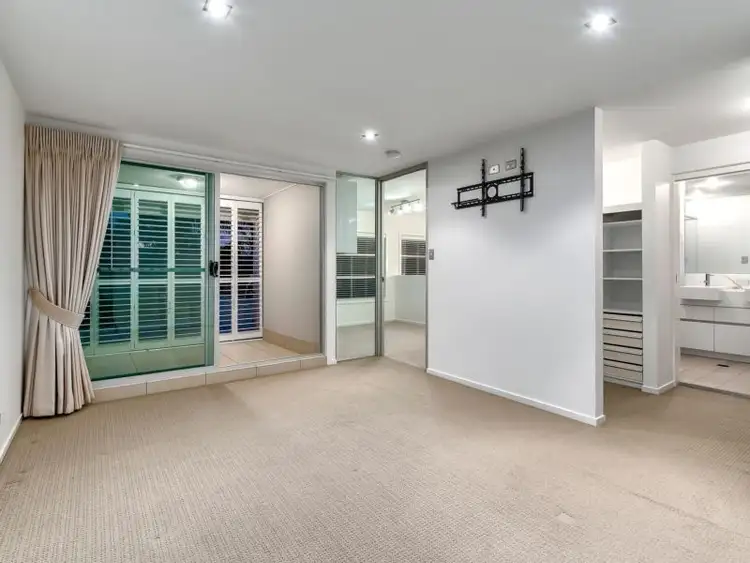 Fifth view of Homely house listing, 1/62 Armadale Street, St Lucia QLD 4067