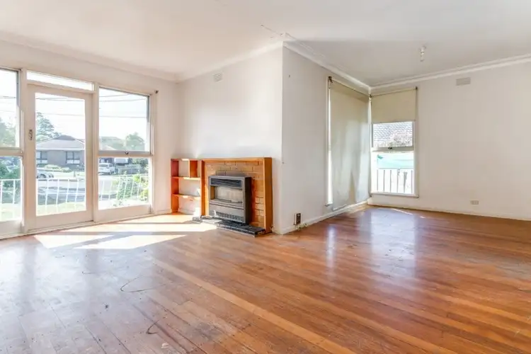 Second view of Homely house listing, 6 Essington Court, Mulgrave VIC 3170