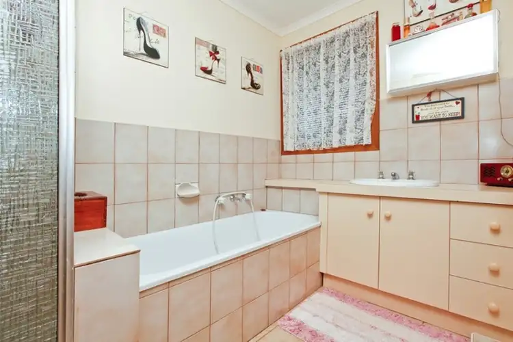 Sixth view of Homely house listing, 2/14 Sheahan Crescent, Hoppers Crossing VIC 3029