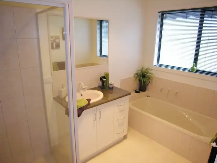 Fourth view of Homely unit listing, 4/10 Weir Street, Sale VIC 3850