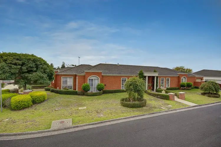1 Mossgiel Court, Hamlyn Heights VIC 3215