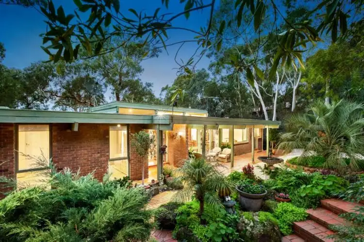 108 Scenic Crescent, Eltham North VIC 3095
