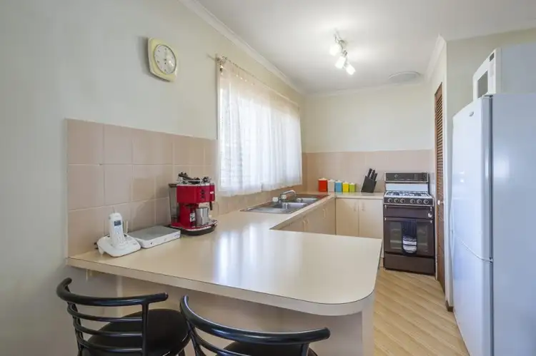 Second view of Homely house listing, 2 Bennett Court, Sunbury VIC 3429