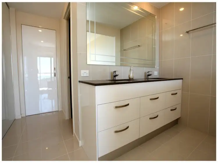 Seventh view of Homely unit listing, @/14 MacArthur Parade, Main Beach QLD 4217