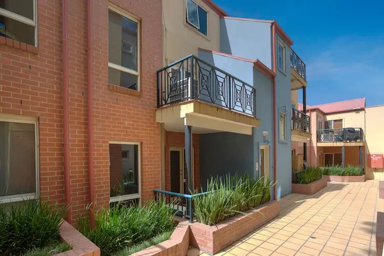 12/8-32 Howlett Street, Kensington VIC 3031