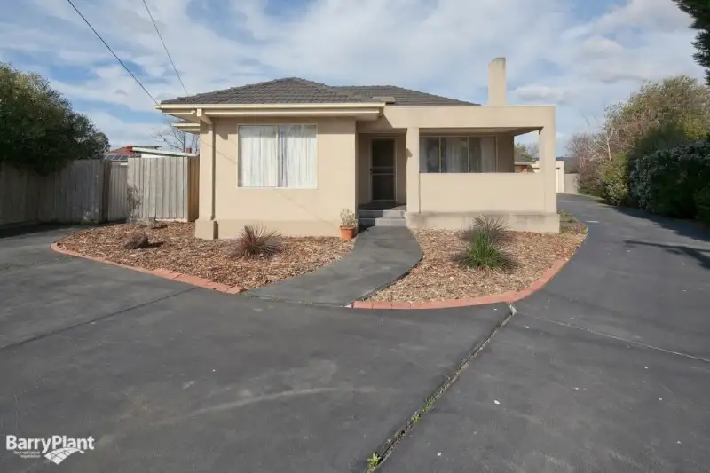 Main view of Homely unit listing, 1/5 Cercis Court, Doveton VIC 3177
