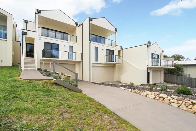 102 Carpenter Street, Lakes Entrance VIC 3909
