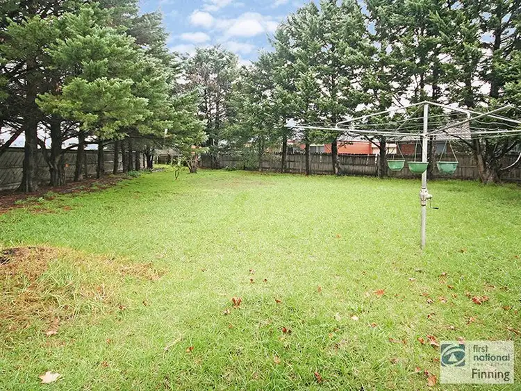 Fifth view of Homely house listing, 5 Lachlan Close, Cranbourne North VIC 3977