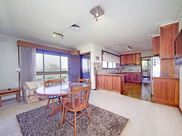 Fourth view of Homely house listing, 8 Nevis Court, Vermont South VIC 3133
