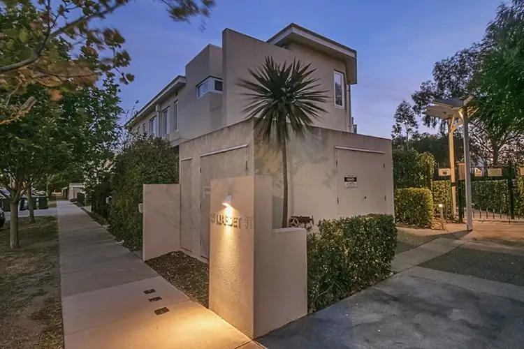 2/15 Liardet Street, Port Melbourne VIC 3207