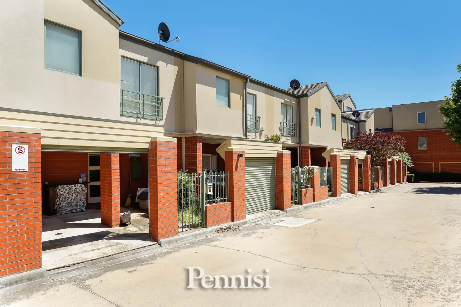 Main view of Homely townhouse listing, 90 Kynoch Lane, Maribyrnong VIC 3032