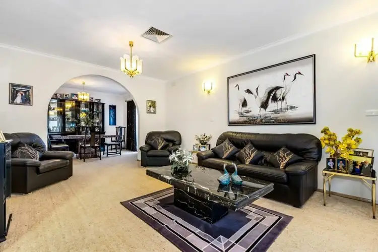 1 Danielle Court, Vermont South VIC 3133