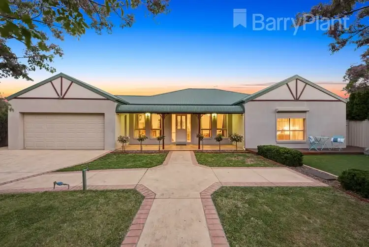 17 Diamond Drive, Werribee VIC 3030