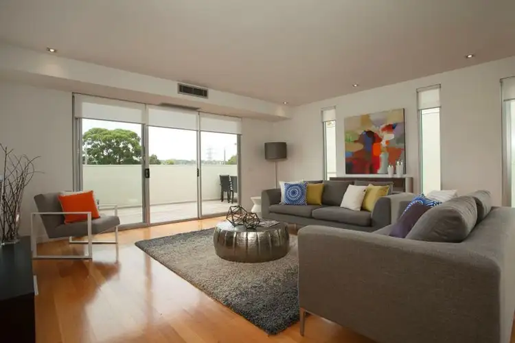 Second view of Homely townhouse listing, 6/12 Kenilworth Grove, Glen Iris VIC 3146
