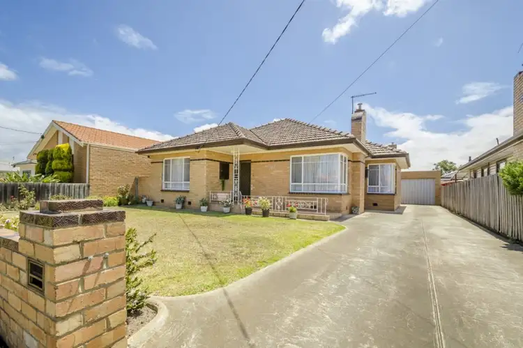 42 Eames Avenue, Brooklyn VIC 3012