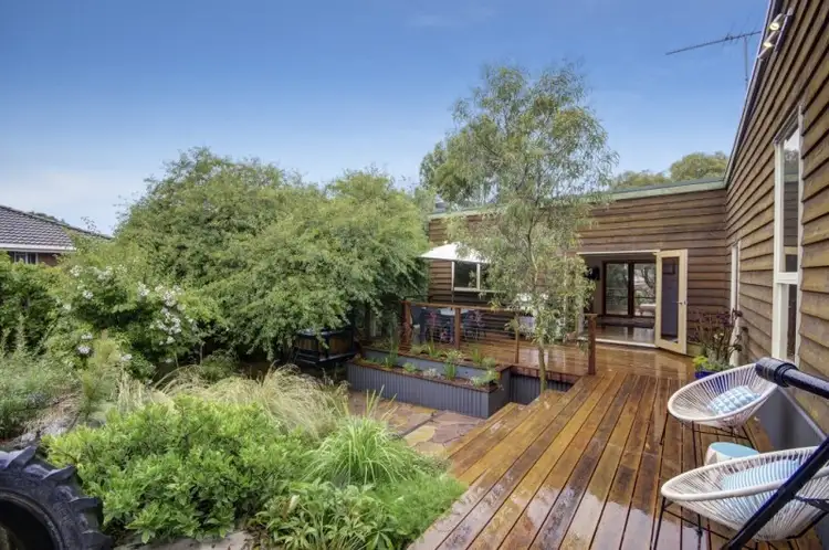 14 Southdown Cres, Belmont VIC 3216