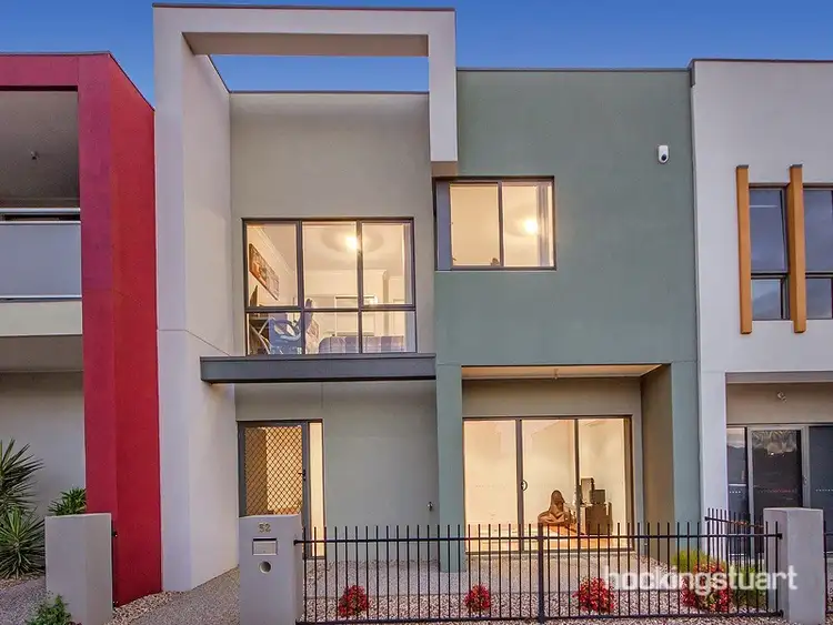 52 Commercial Road, Caroline Springs VIC 3023