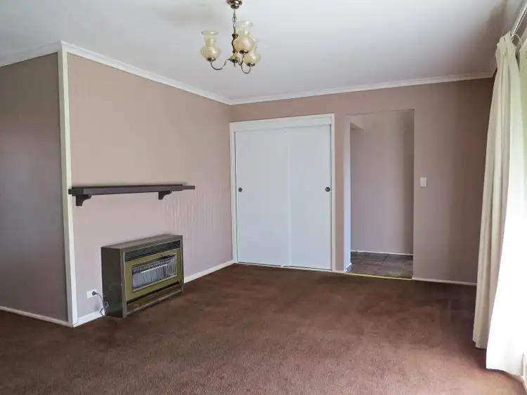 Third view of Homely house listing, 3 Laurine Court, Wendouree VIC 3355