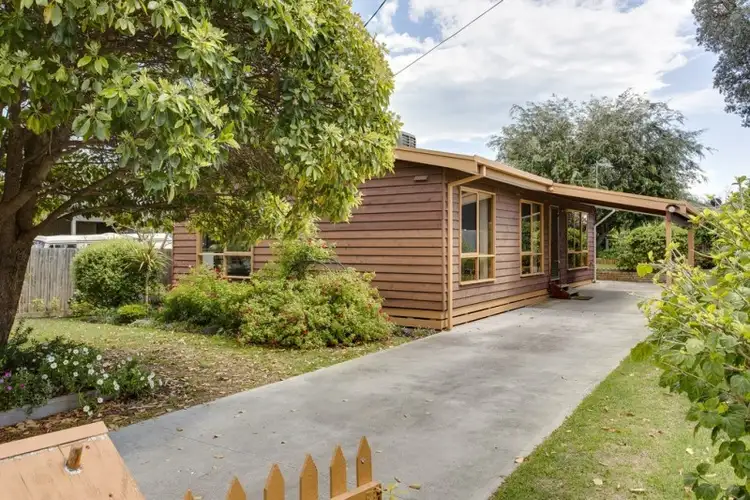 4 Guest St, Tootgarook VIC 3941