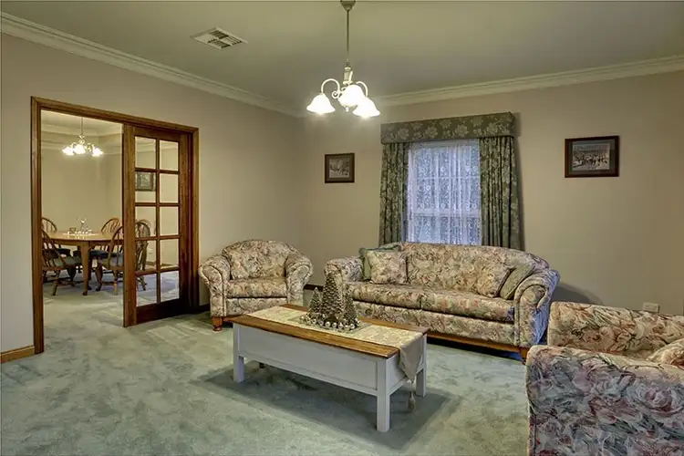 Second view of Homely house listing, 5 Lanyon Court, Lysterfield VIC 3156