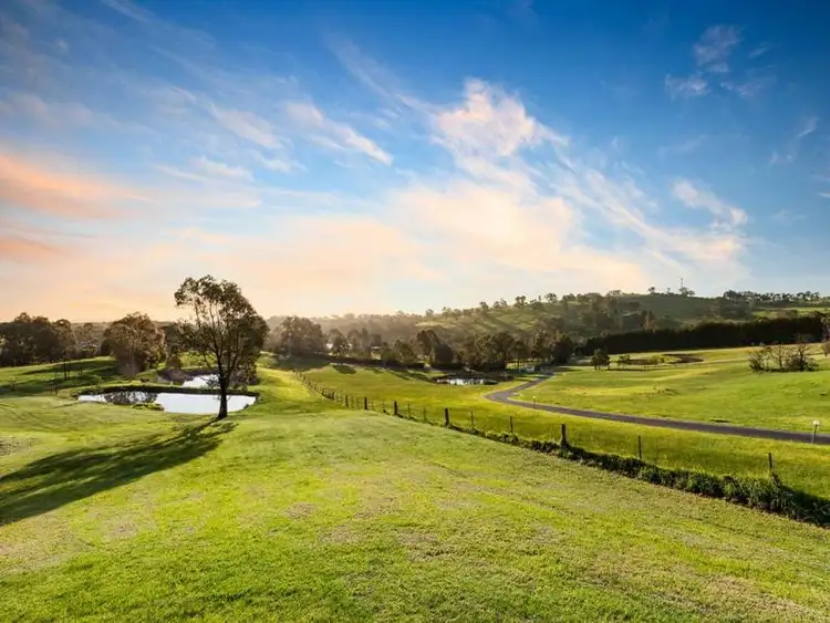 Fifth view of Homely house listing, 7 Joslyn Drive, Research VIC 3095