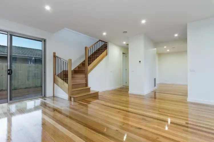 Second view of Homely house listing, 2/7 Vasey Avenue, Mount Waverley VIC 3149