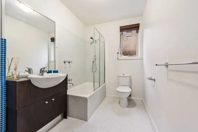 Sixth view of Homely apartment listing, 4/54 Martin Street, Thornbury VIC 3071