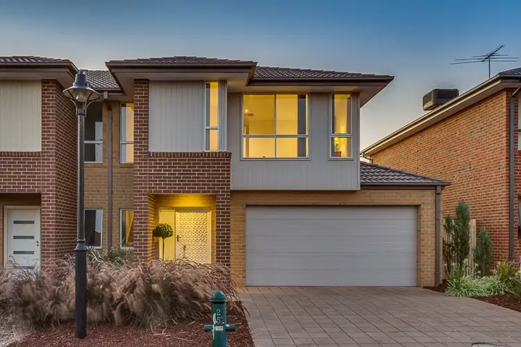 25 Eloura Circuit, Taylors Hill VIC 3037