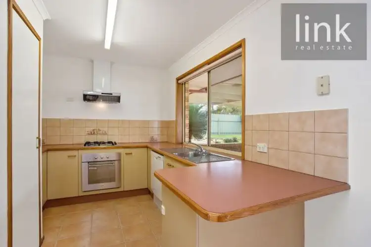 Fifth view of Homely house listing, 2 Cedar Court, Thurgoona NSW 2640