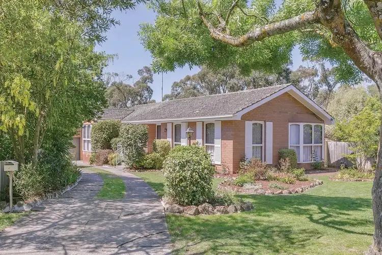 6 The Gums, Mount Clear VIC 3350