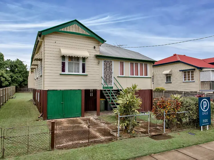 13 Birdwood Street, Coorparoo QLD 4151